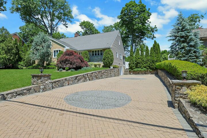 Property Photo:  21 Soundview Drive  NY 10709 