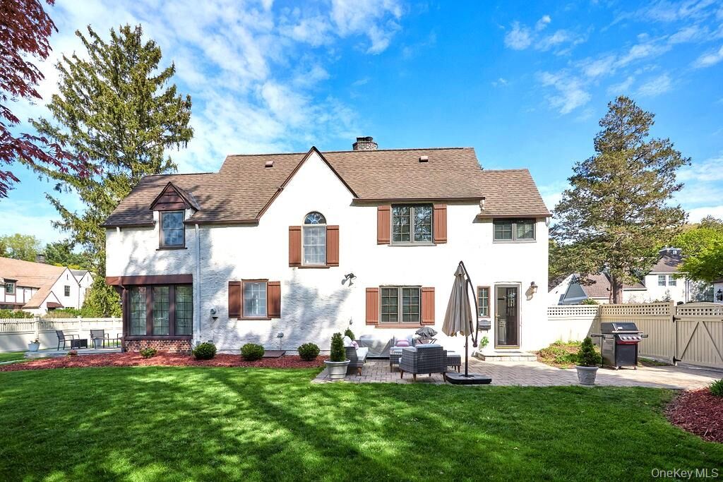 Property Photo: 4 Glenwolde Park NY 10591