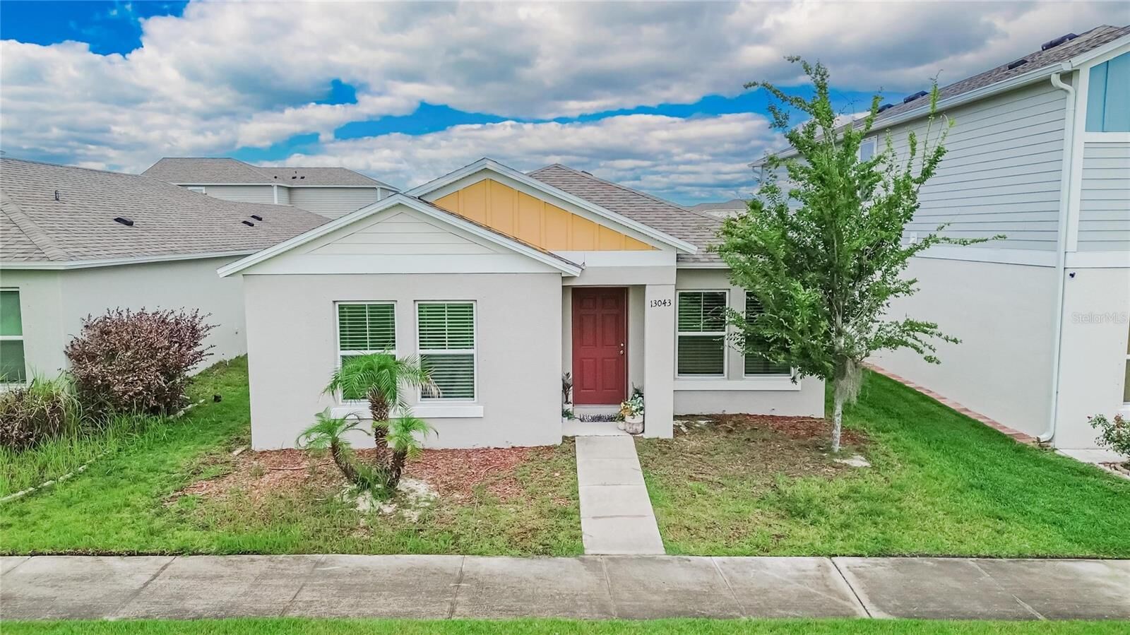 Property Photo: 13043 Pennybrook Drive FL 33579