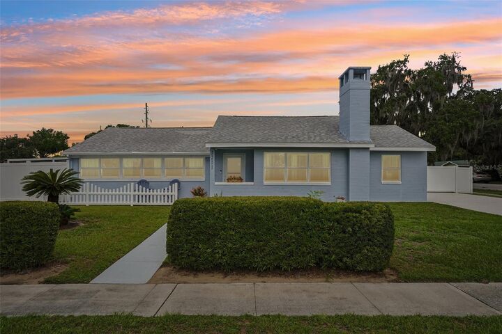 Property Photo: 1211 Morningside Drive FL 32757