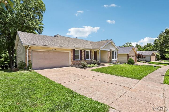 Property Photo:  16471 Fullerton Meadows Drive  MO 63011 