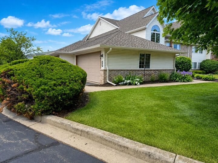 Property Photo:  2205 N University Dr  WI 53188 