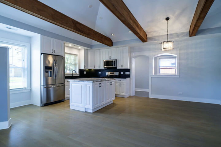 Property Photo: 2537 Willow Street IL 60131