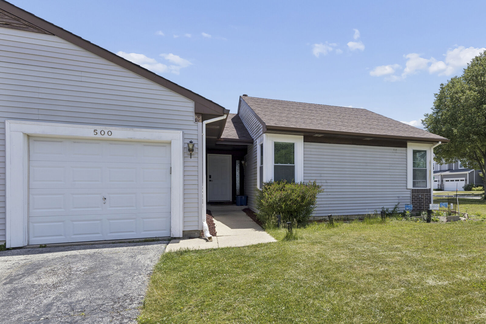 Property Photo:  500 Lyon Drive  IL 60089 