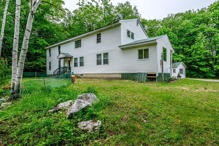 Property Photo:  28 Robinson Hill Road  ME 04270 