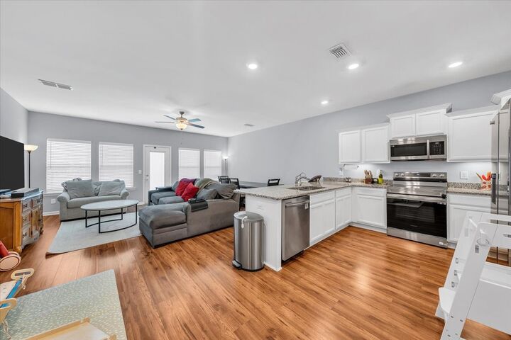 Property Photo: 5613 Dockside Dr TN 37128