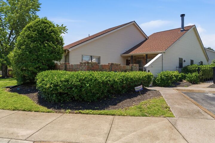 Property Photo:  301 Laurel Hill Dr  TN 37138 