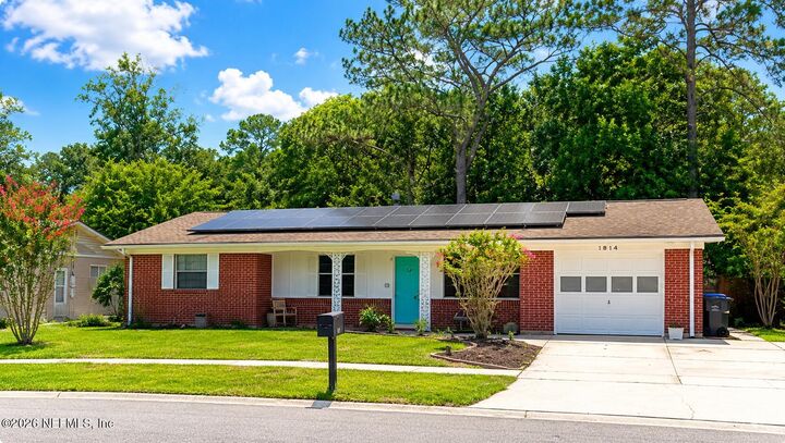 Property Photo: 1814 Grove Park Drive FL 32073