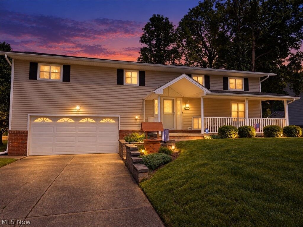 Property Photo: 14598 S Gateway Drive OH 44133