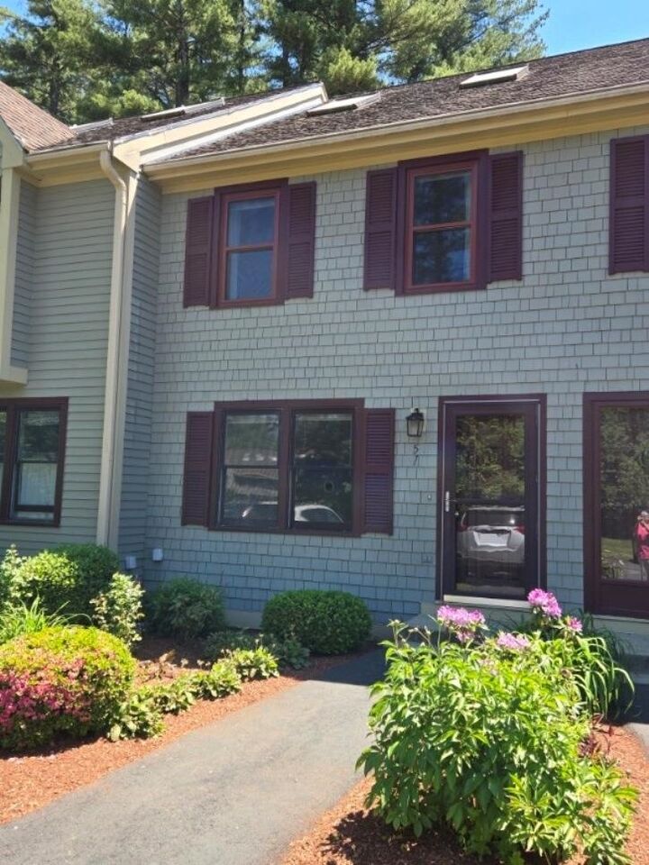 Property Photo:  51 Bartemus Trail  NH 03063 