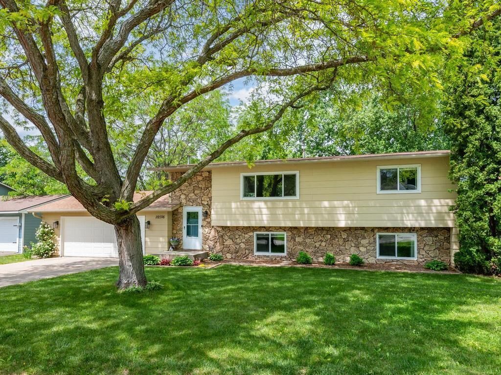 Property Photo:  112316 Baxter Court  MN 55318 