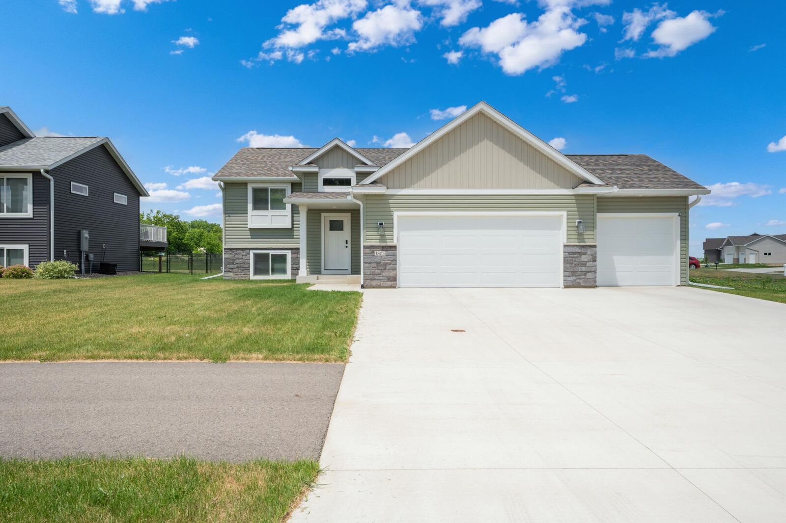 Property Photo:  1805 12th Avenue NE  MN 55912 