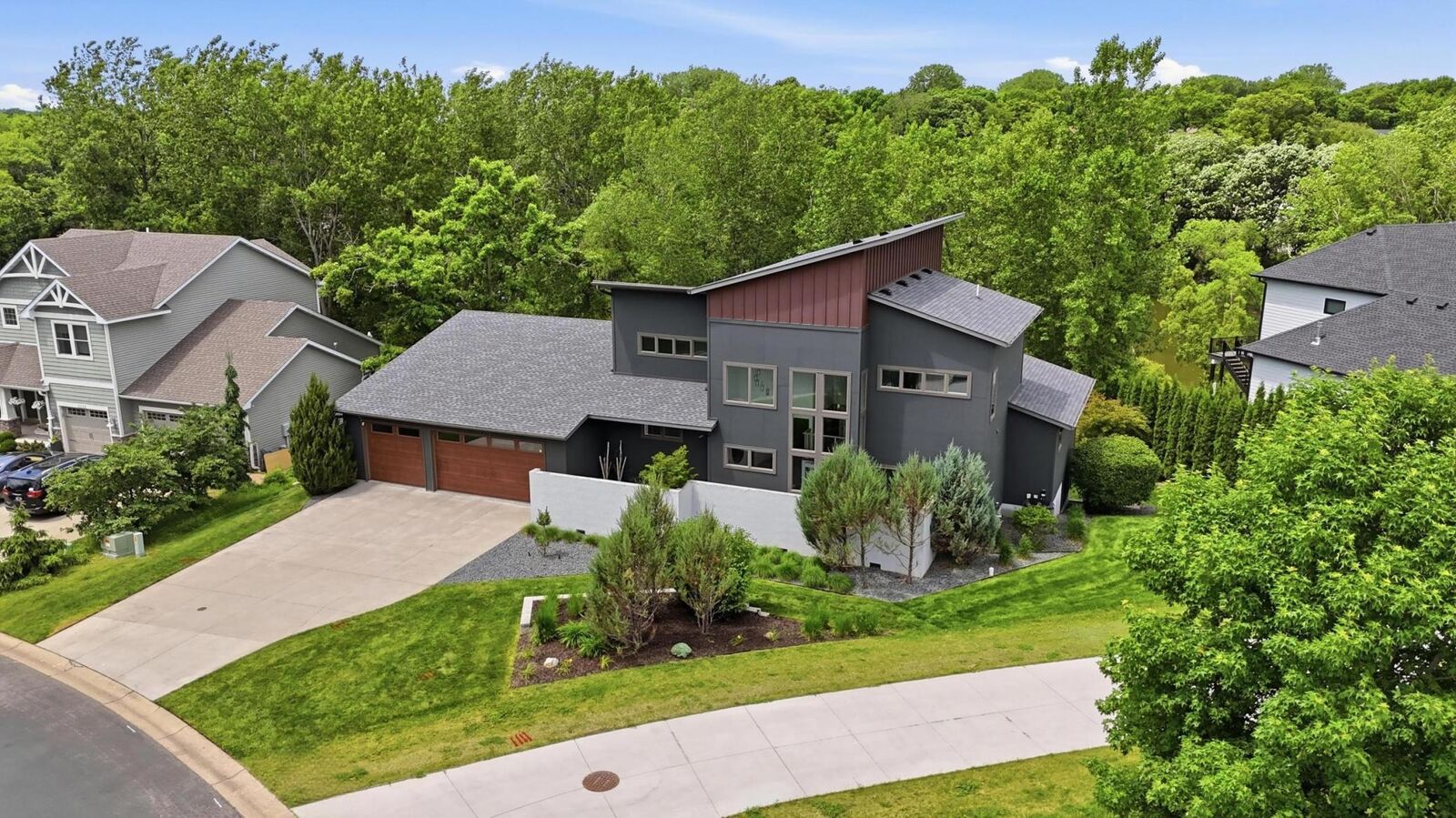 Property Photo:  2229 Wall Street  MN 55122 