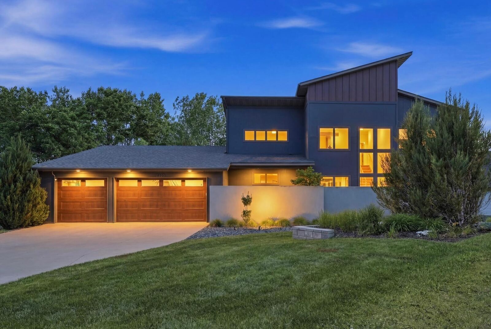 Property Photo:  2229 Wall Street  MN 55122 