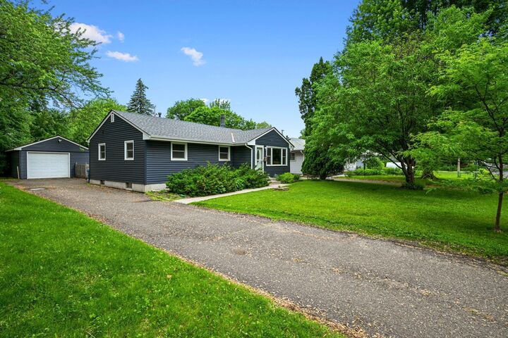 Property Photo:  1031 Sumter Avenue N  MN 55427 