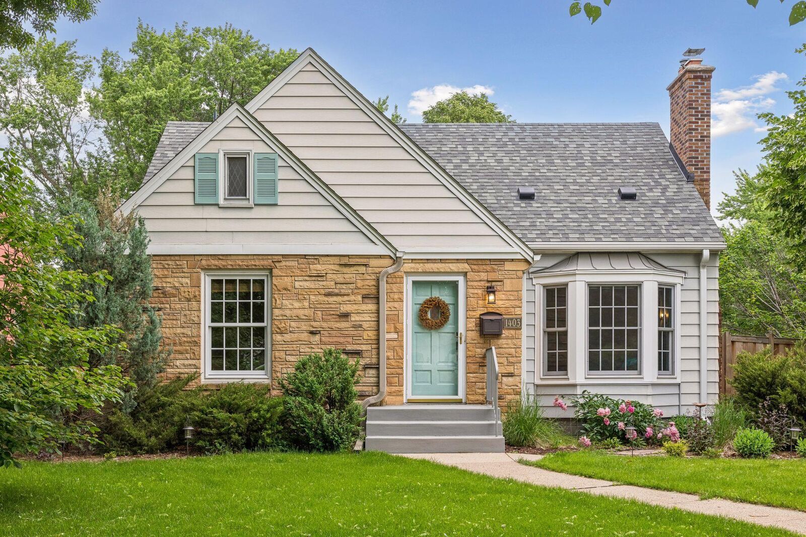 Property Photo:  1403 California Avenue W  MN 55108 