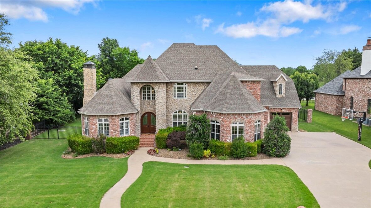 Property Photo:  17 Nottingham Lane  AR 72758 