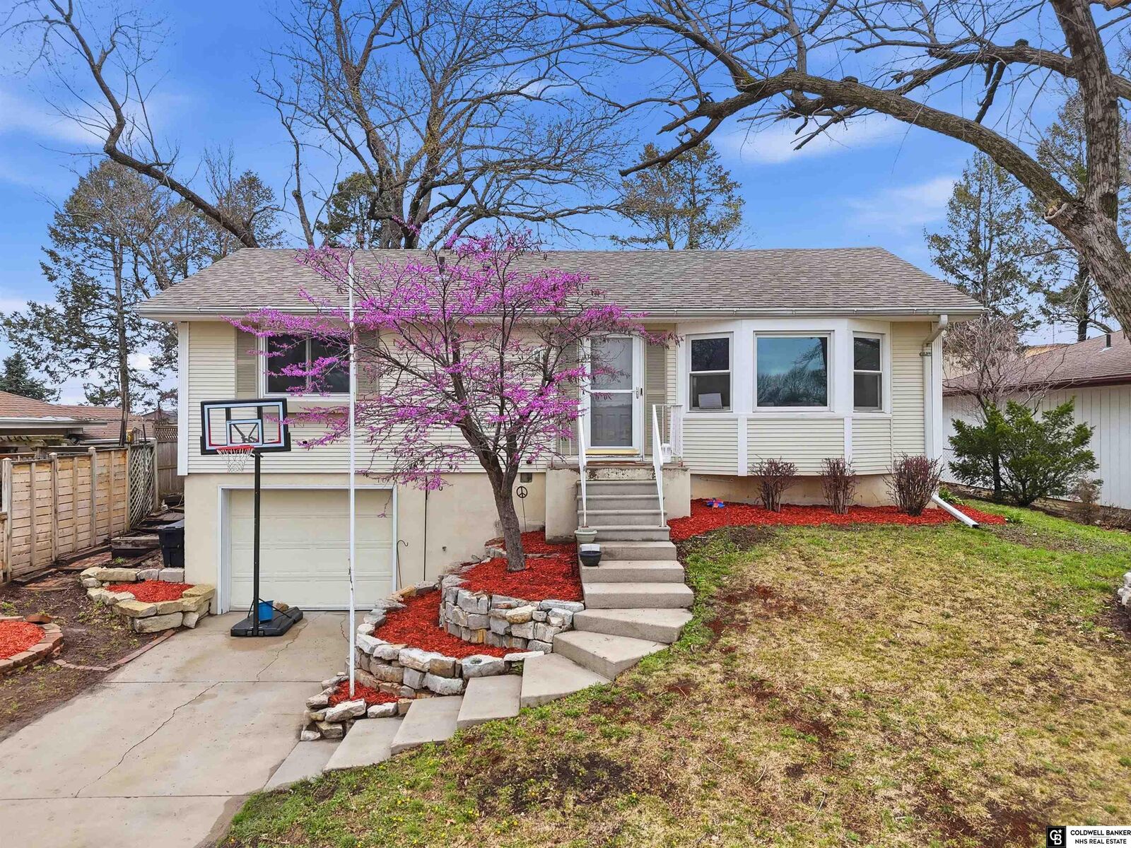 Property Photo:  1140 Starview Lane  NE 68512 