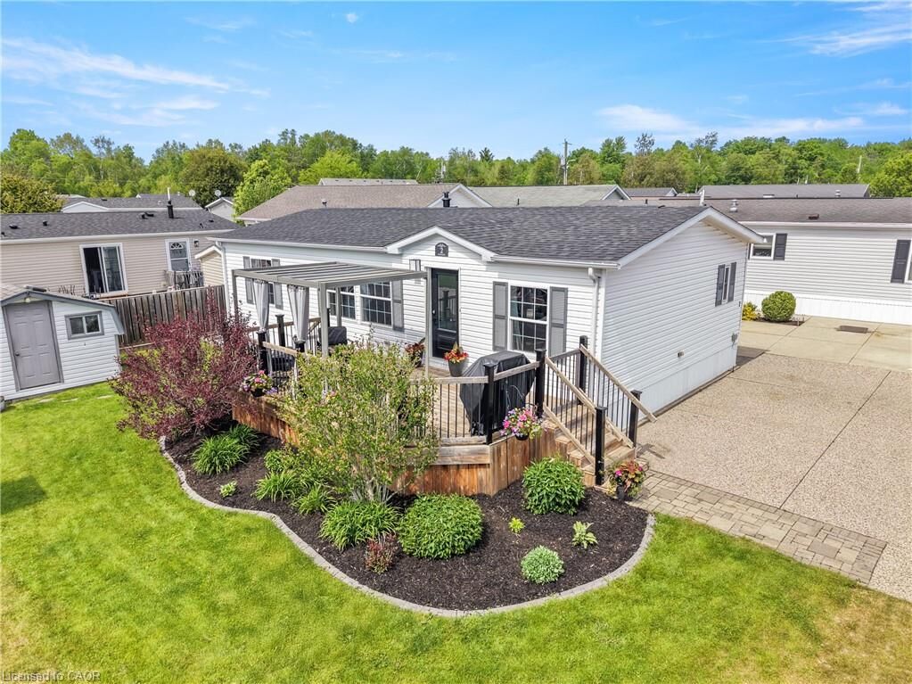 Property Photo:  2 Pavilion Road  ON N0B 2C0 