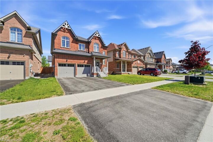 Property Photo:  144 Gold Park Glen  ON L3W 0L9 
