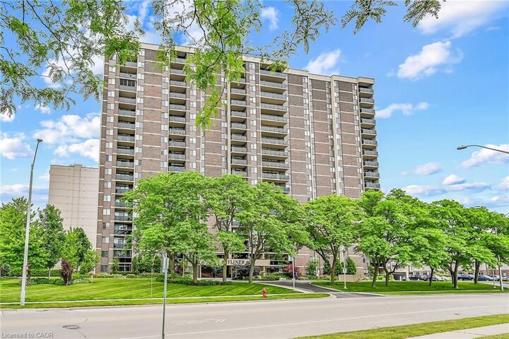 Property Photo:  301 Frances Avenue 907  ON L8E 3W6 