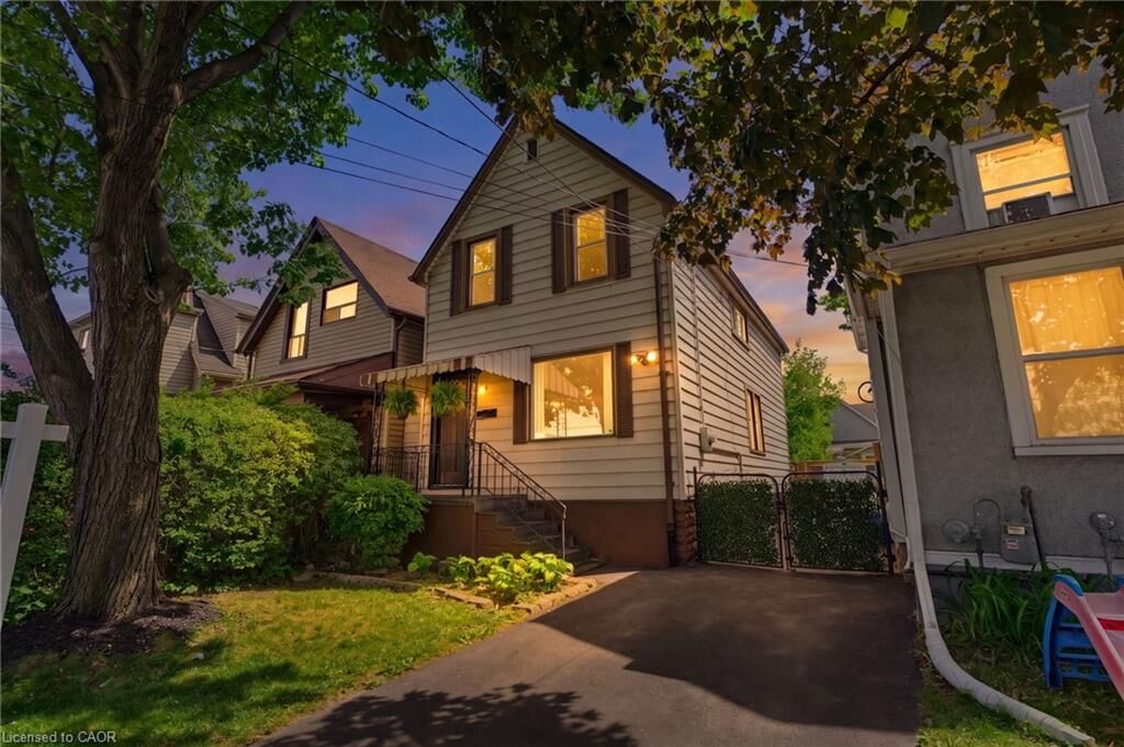 Property Photo:  124 Campbell Avenue  ON L8H 2E9 