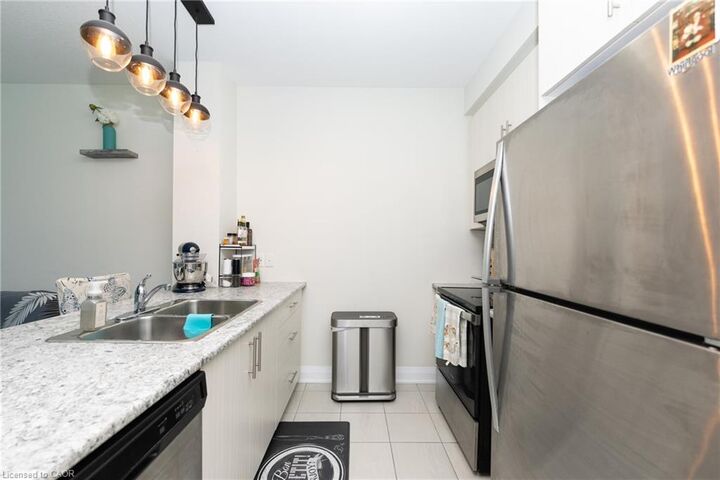 Property Photo:  16 Concord Place 209  ON L3M 0J1 