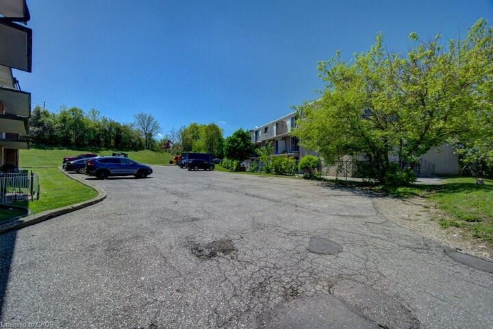Property Photo:  267 Clyde Road 11  ON N3H 1C4 