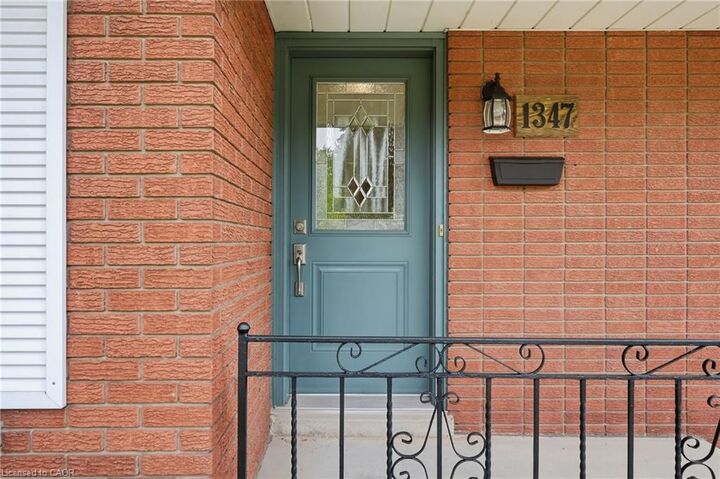 Property Photo:  1347 Fisher Avenue  ON L7P 2L7 