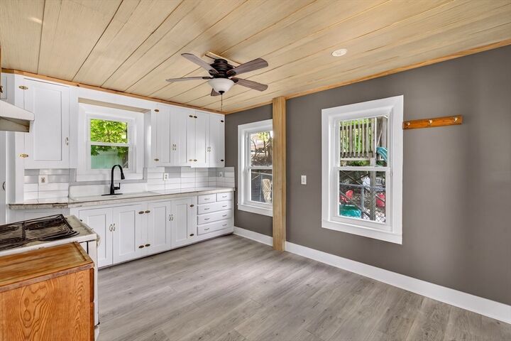 Property Photo:  6 Greenwood St  MA 01440 