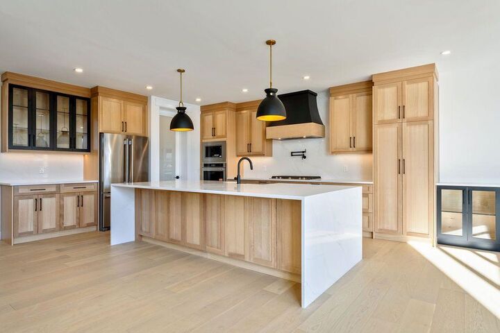 Property Photo: 36 Sunvalley View AB T4C 3H1
