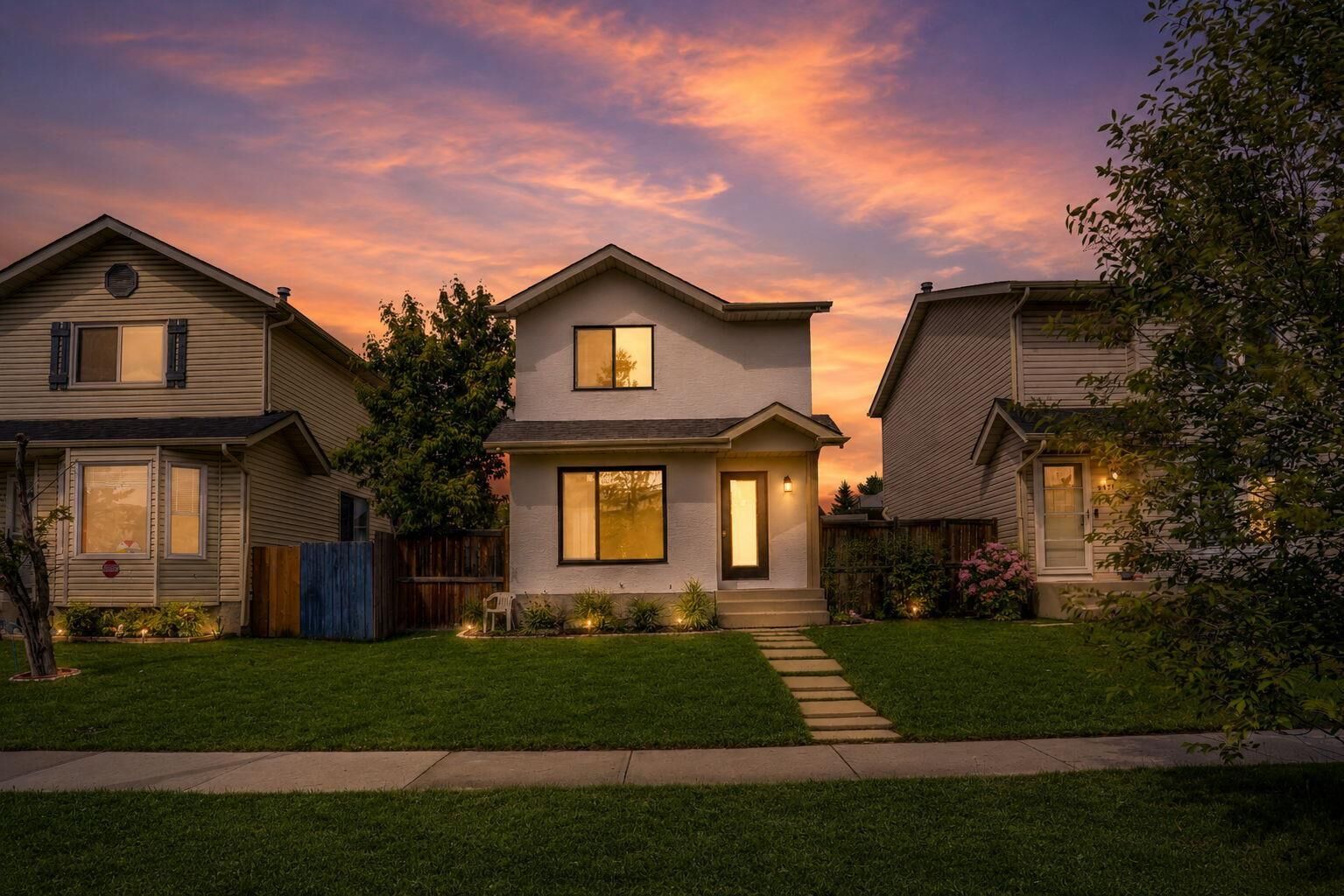 Property Photo:  6471 54 Street NE  AB T3J 1Z4 