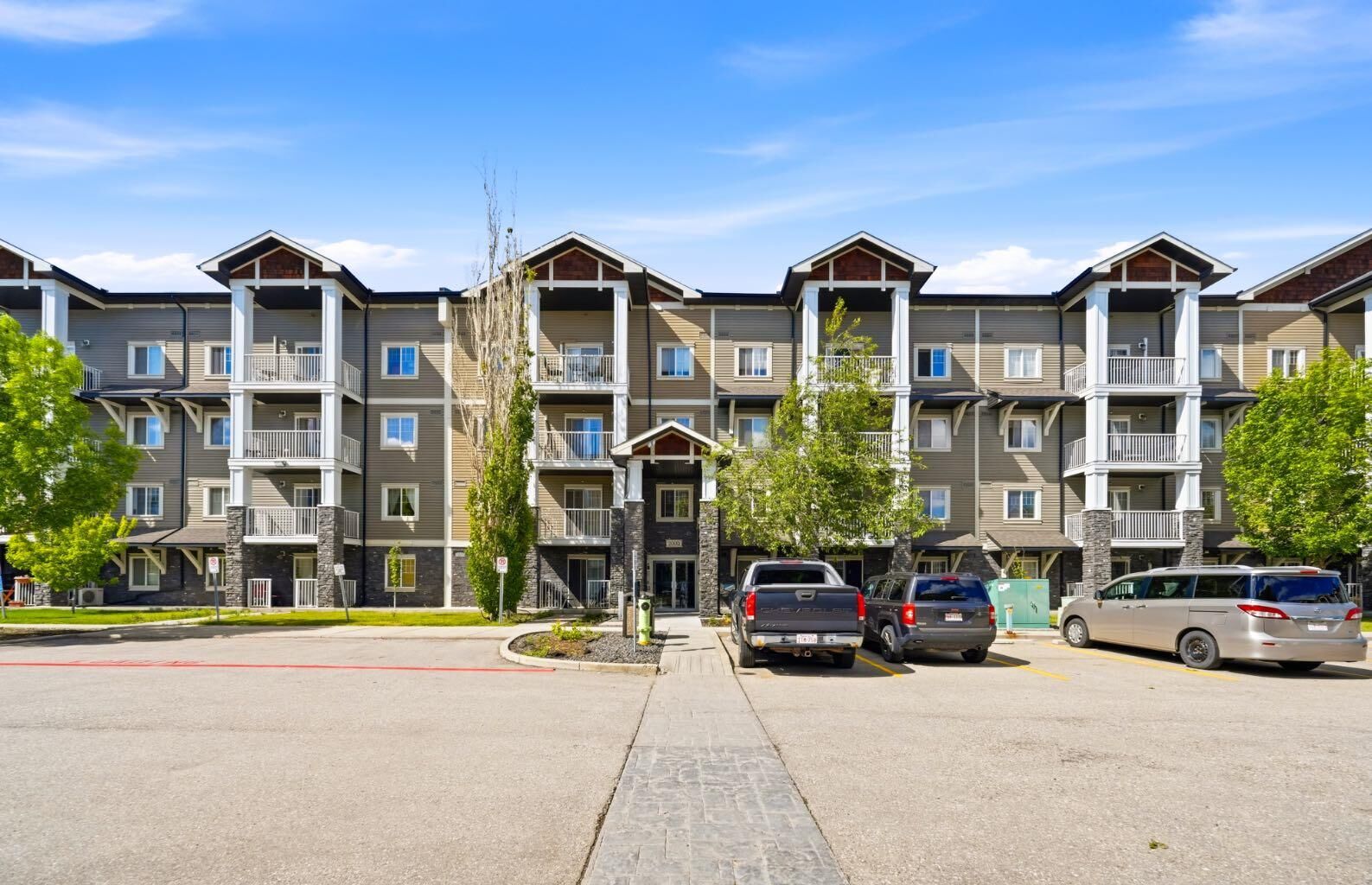 Property Photo:  115 Prestwick Villas SE 2223  AB T2Z 0M9 