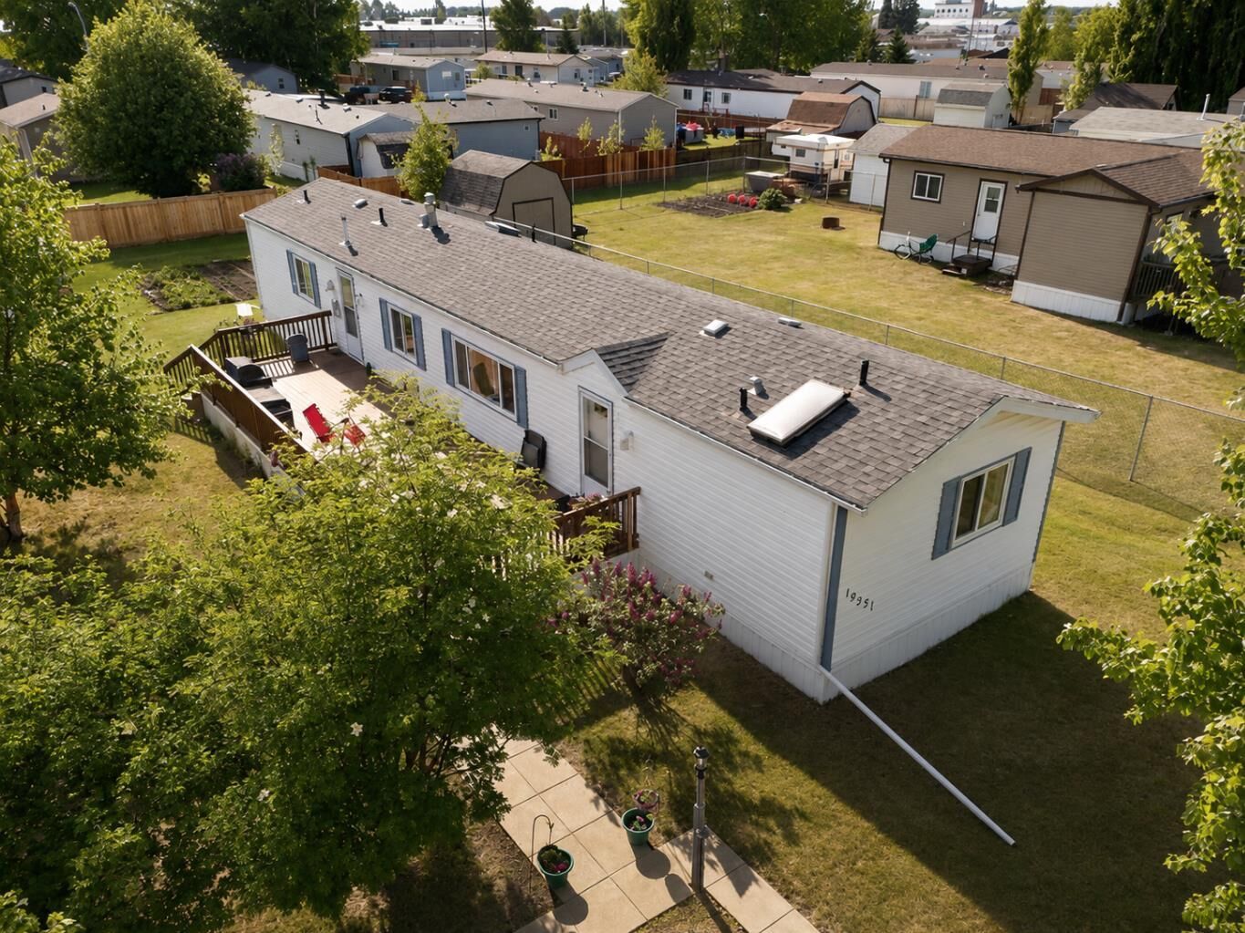 Property Photo:  10521 102A Street  AB T0H 2H0 