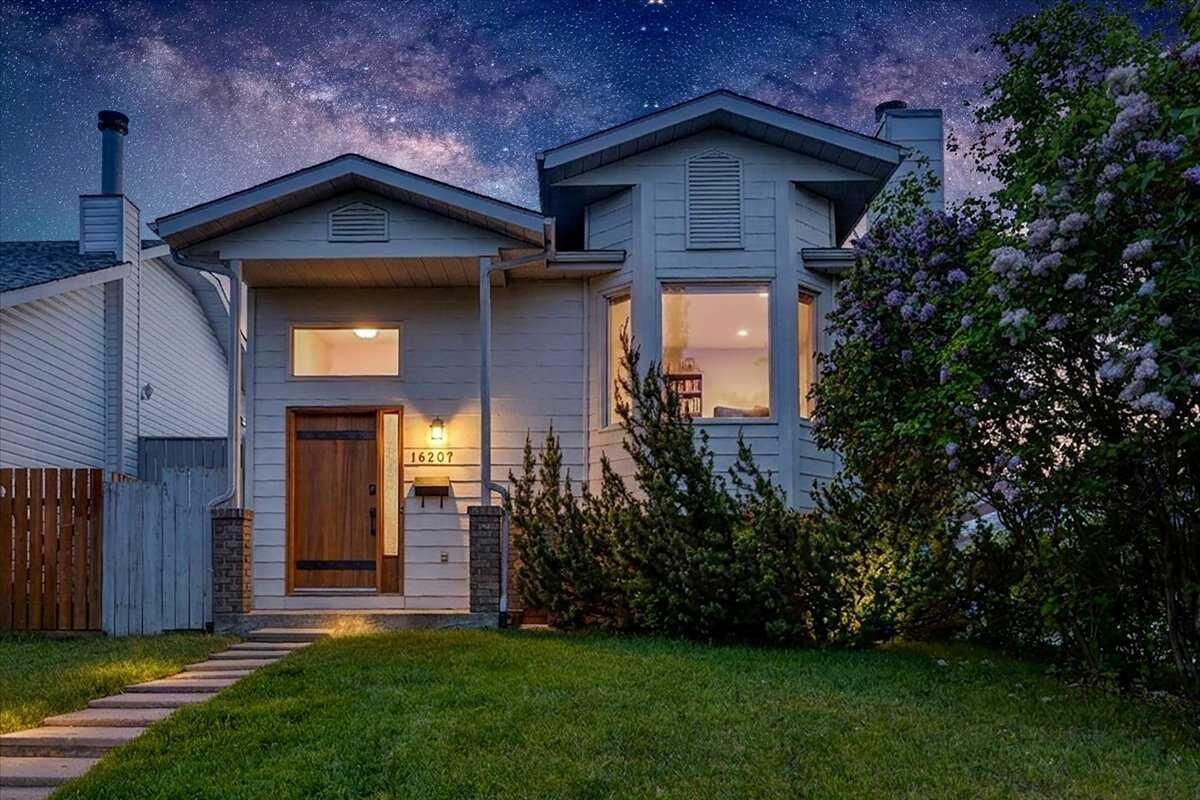 Property Photo:  16207 Shawfield Drive SW  AB T2Y 2V7 