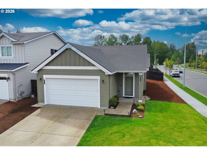 Property Photo:  1423 NW Campanella Way  OR 97023 