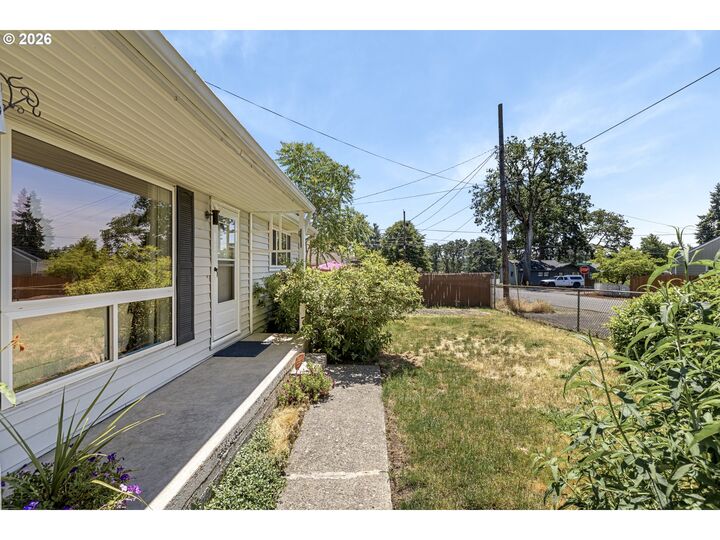 Property Photo: 845 Cornell Ave OR 97027