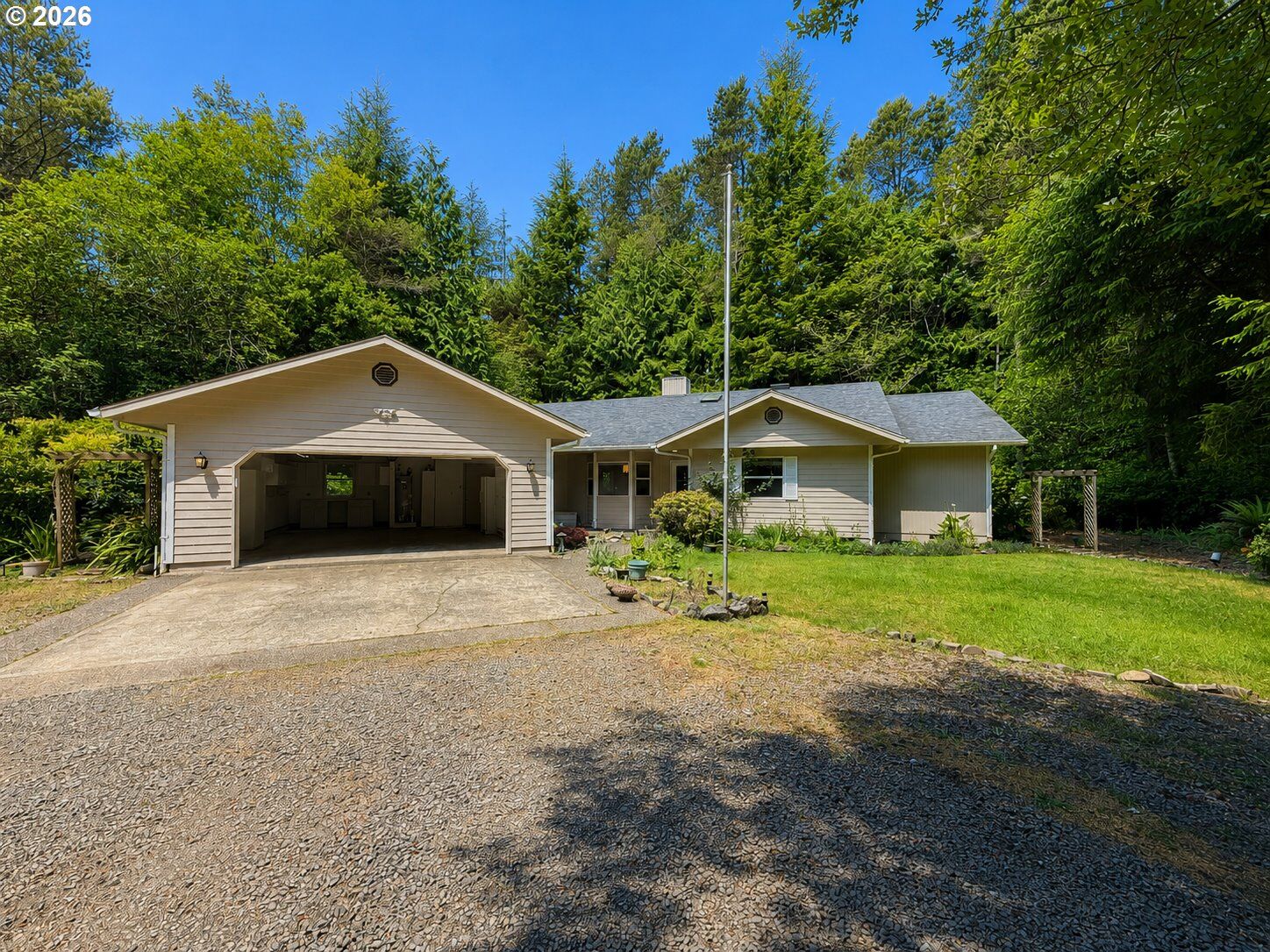 Property Photo:  4830 Darlings Loop  OR 97439 