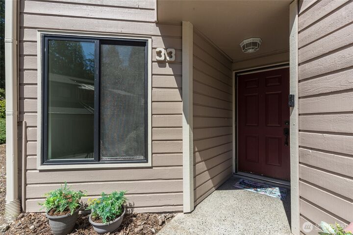 Property Photo:  1555  Union Avenue NE 33  WA 98059 