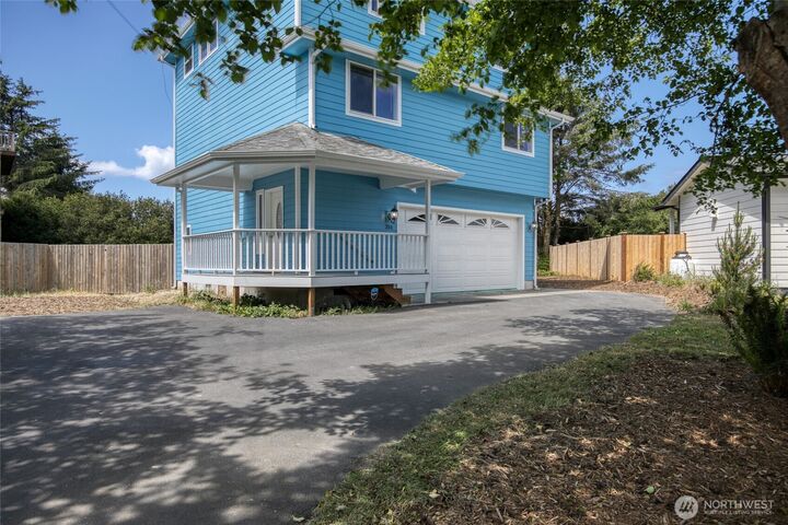 Property Photo:  251  Ocean Shores Boulevard SW  WA 98569 