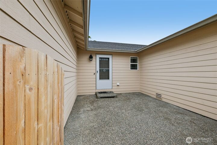 Property Photo:  19029  45th Drive NE  WA 98223 