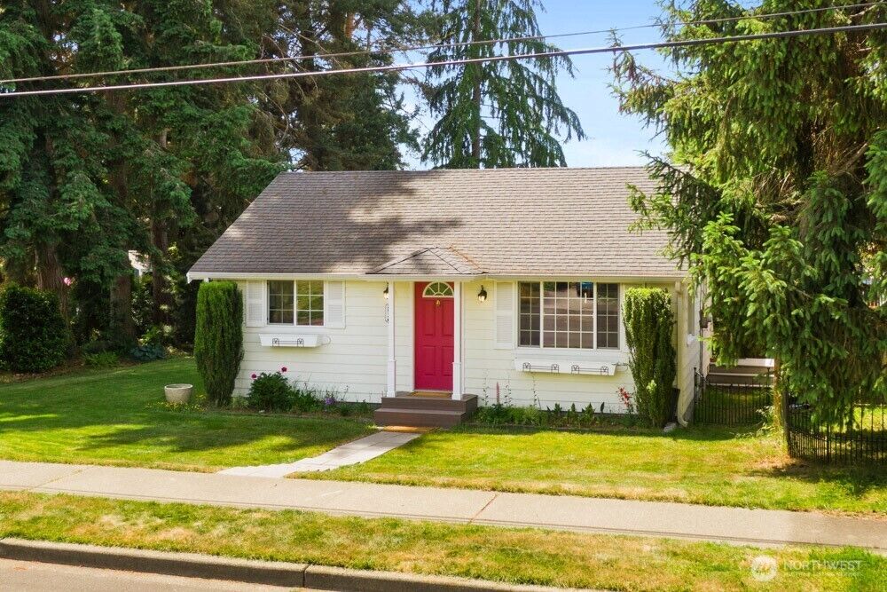 Property Photo:  2536  57th Avenue NE  WA 98422 