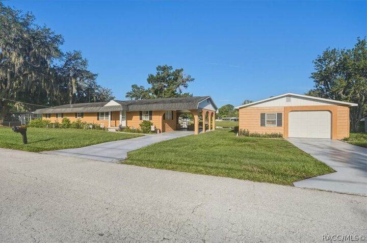 Property Photo:  928 S Shad Terrace  FL 34450 