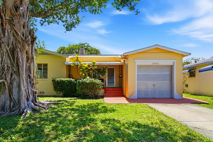 Property Photo:  1205 North M Street  FL 33460 
