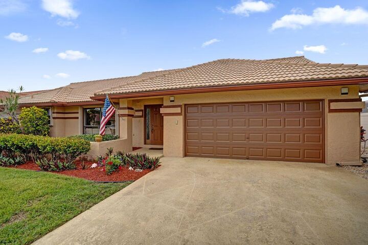 Property Photo:  6063 Sunberry Circle  FL 33437 