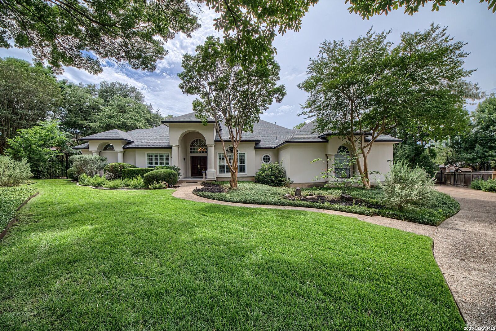Property Photo:  3903 Heights Hill Dr  TX 78230 