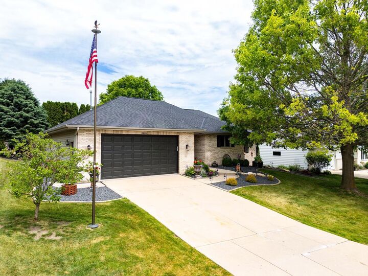 Property Photo:  2938 Yale Drive  WI 53548 