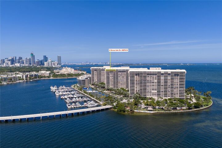 Property Photo:  2 Grove Isle Dr Bph10  FL 33133 