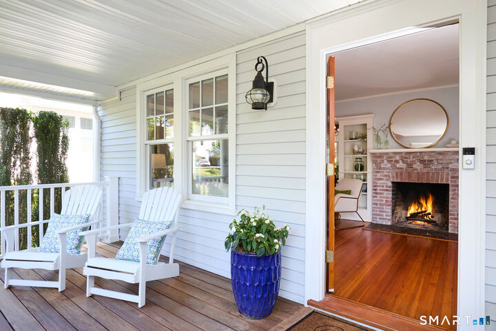 Property Photo:  4 Raymond Place  CT 06880 
