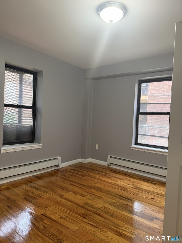 Property Photo:  115 Bedford Street  CT 06120 